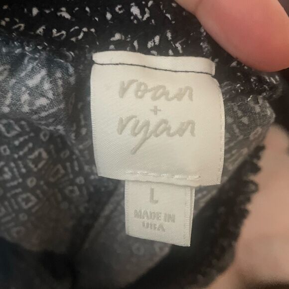 Roan + Ryan high rise black and white wide leg boho patterned rayon pants large - Picture 8 of 8